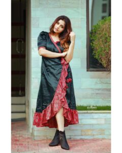 Athmiya Instagram - Delicate,but Daring too 🖤

👗 @byhand.in 🖤
 📸 @jeevas_gladmantis 🖤
💄 @divyas_makeover_ 🖤