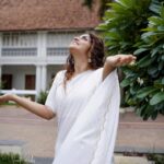 Athmiya Instagram - Some rain, must fall ;n some flowers ,must bloom 🤍 📸 @vineeth_sivadas_ 💄 @sreegeshvasan_makeupartist 👗 @hoorlyn_design_studio Accessoires @parakkat_jewels Kochi