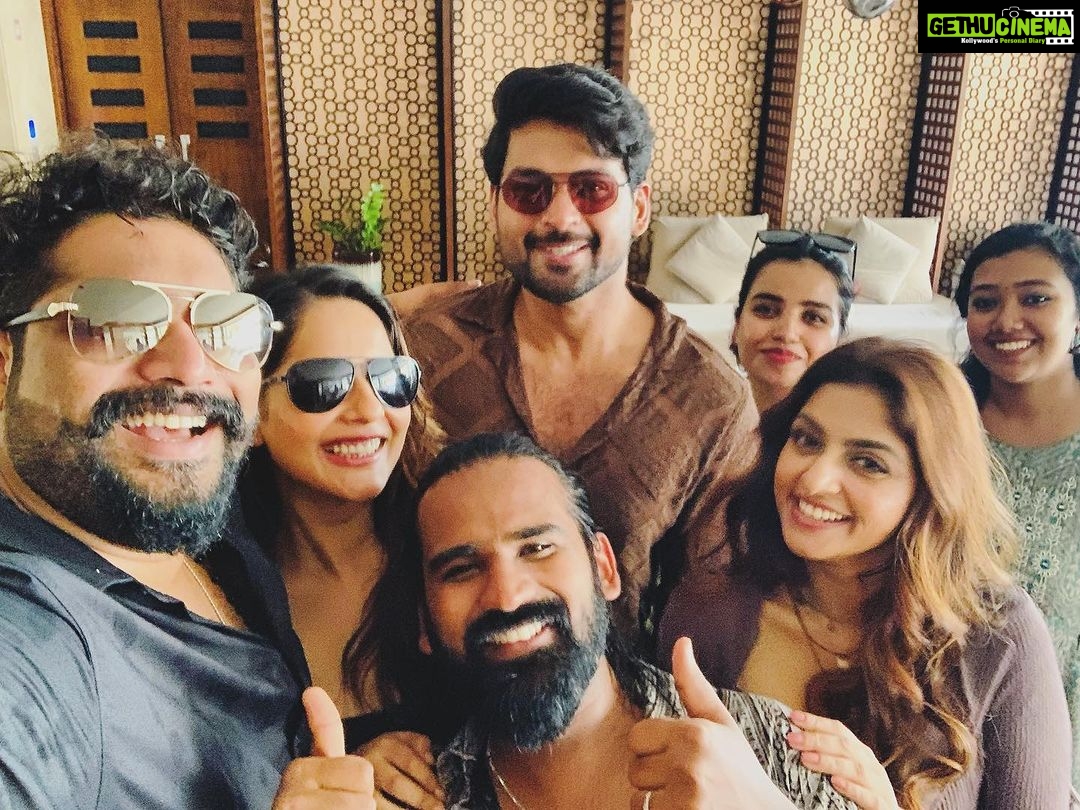 Athmiya Instagram - Happiness ✨❤️🔥 #abhyuham #promotions #stteresascollege #friendship #smiles #ajmalamir #jubairmuhammed #athmiyarajan #smileslargerthanlife #malvimalhotra #mollywood #cinema #killedit Hotel Span International