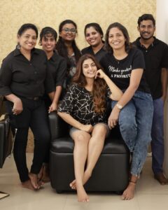 Athmiya Instagram - Team @_sapnas_makeover ❤️