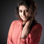 Athmiya Instagram - Hold on ,a lot more flowers to come and bloom 🌷 📸 @rajanpaulphotography 💄 @rajeshkodungallurmakeupstudio Kochi
