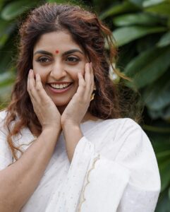 Athmiya Instagram - Some rain must fall,some flowers must bloom 🤍

💄 @sreegeshvasan_makeupartist 
👗 @hoorlyn_design_studio 
📸 @vineeth_sivadas_ 
Accessoires @parakkat.jewels