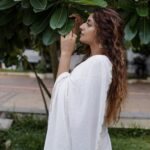 Athmiya Instagram - Some rain, must fall ;n some flowers ,must bloom 🤍 📸 @vineeth_sivadas_ 💄 @sreegeshvasan_makeupartist 👗 @hoorlyn_design_studio Accessoires @parakkat_jewels Kochi