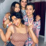 Athmiya Instagram - 🌸🌸🌸🌸🌸 #kgalsslay ❤️ muthumaniz #girlstime #weekend #chilling #fun #dance