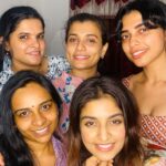 Athmiya Instagram - 🌸🌸🌸🌸🌸 #kgalsslay ❤️ muthumaniz #girlstime #weekend #chilling #fun #dance