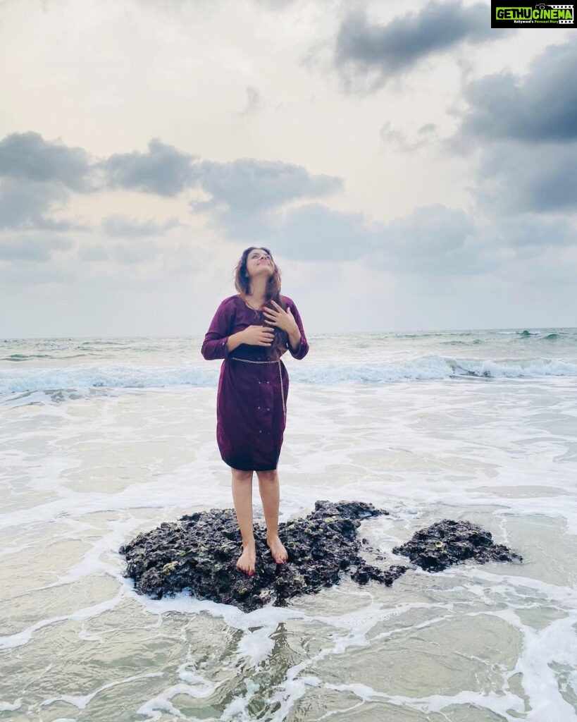 Athmiya Instagram - Much needed Vitamin Sea 🌊