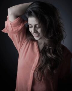 Athmiya Instagram - Hold on ,a lot more flowers to come and bloom 🌷
📸 @rajanpaulphotography 
💄 @rajeshkodungallurmakeupstudio