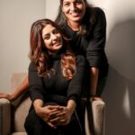 Athmiya Instagram - My forever favourite Sapnachechi 😘😘 @_sapnas_makeover ❤️❤️❤️Thanks ton chechiii for making me feel beautiful all the time ❤️❤️ Makeup and hairdo @_sapnas_makeover ❤️ 📸 @thampi.kiran_photography ❤️❤️ Trivandrum, India