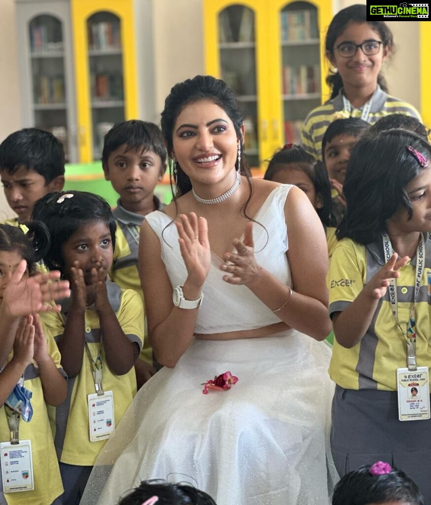 Athulya Ravi Instagram - What a memorable day it was ❤️ cherishing every moment and every person who gave me so much love ❤️ love you all ❤️ #excelinstitutions M&H @mac3makeoverstudio ❤️ 👗 @shyn_fascino @fascinodresses_by_shyn ❤️