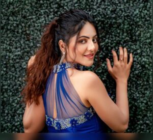 Athulya Ravi Instagram - All about the vibe 💙 #blue #shoot #vibes #weekend #bluelove !!! 📸 @anulalphotography M&H @lishmamathew 🤗
