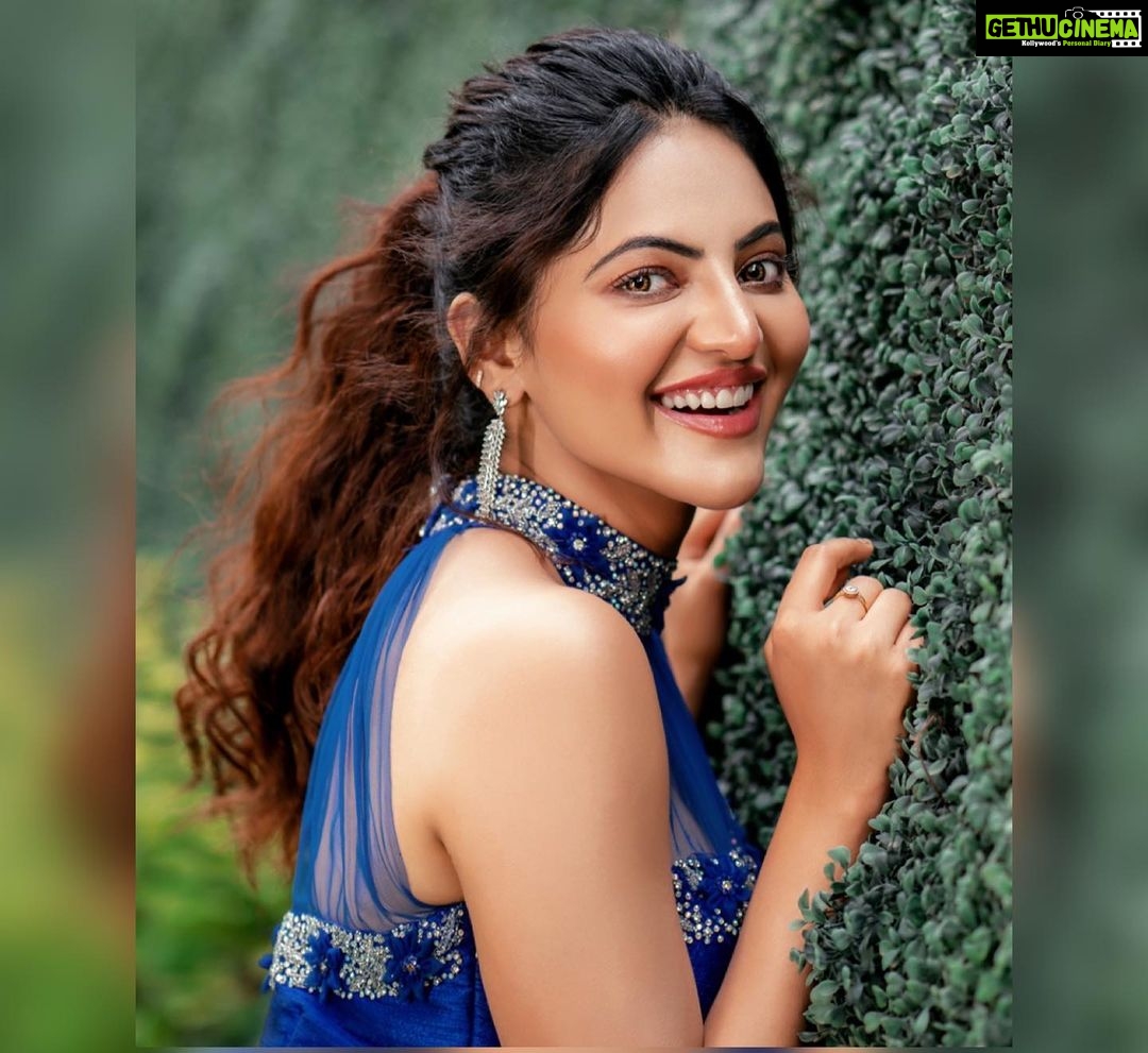 Athulya Ravi Instagram - All about the vibe 💙 #blue #shoot #vibes #weekend #bluelove !!! 📸 @anulalphotography M&H @lishmamathew 🤗