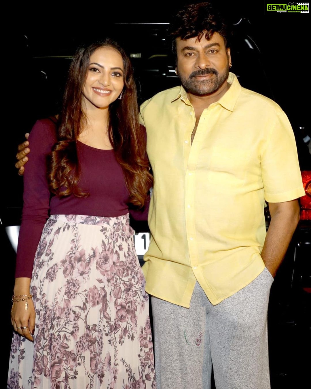 Athulya Ravi Instagram - Most Happiest moment happened during #meter ! Thank you @chiranjeevikonidela garu for blessing me and for the positive words ! This is Lifetime memory for me π Thank you @clapentrtmnt @mythriofficial & my director @ramesh.kaduri garu for making this happened π₯°