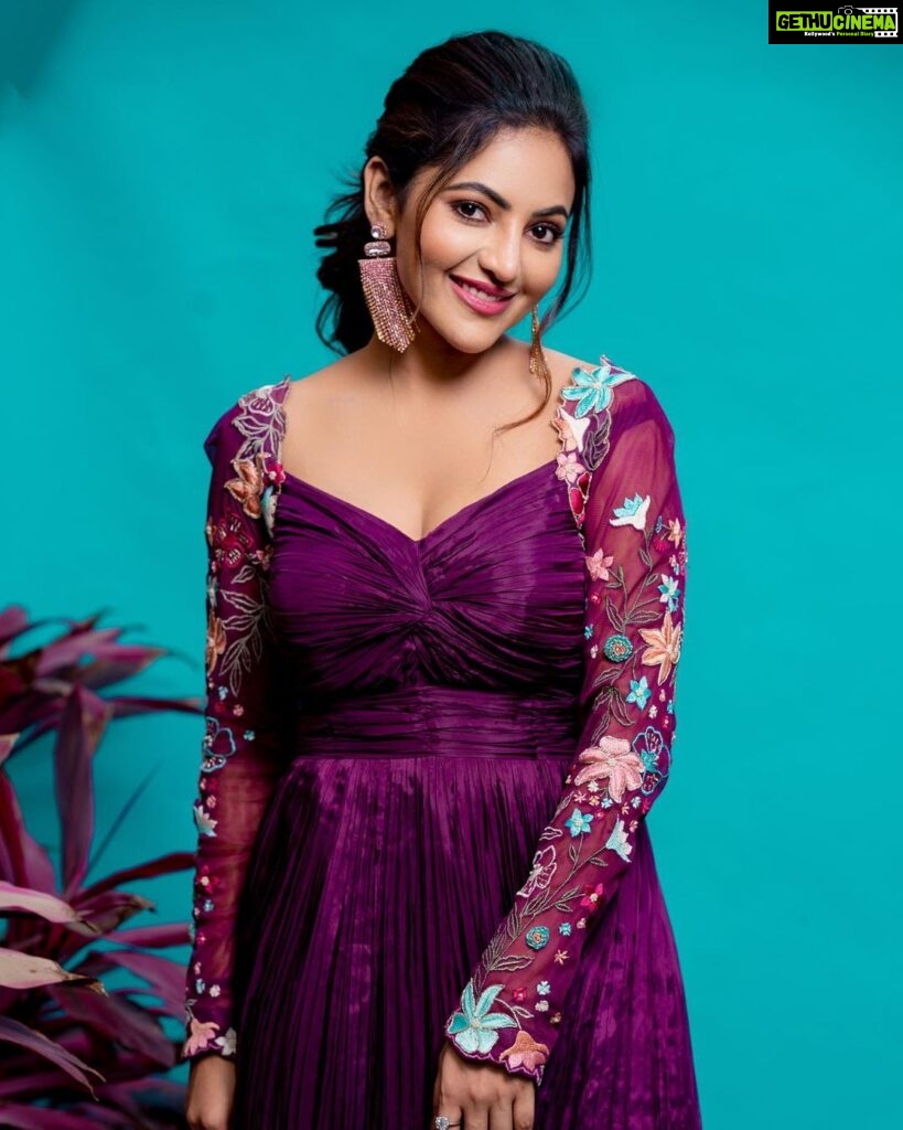 Athulya Ravi Instagram - 💜 #purpleshades #purplelove ! Outfit @issadesignerstudio 👗 Stylist @manogna_gollapudi M&H @mua_vijisharath Earrings @deepagurnani ❤