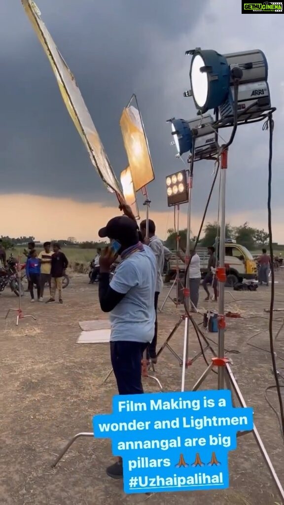 Bala Saravanan Instagram - Nobody will ever notice that. Filmmaking is not about the tiny details. It’s about the big picture. @actor_balasaravanan 🔁 #gafferlife #filmphotography #filmlighting #filmlightingelectricians #filmgaffers #camerasetup #filmmakers