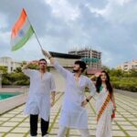 Bhavin Bhanushali Instagram – Happy Independence Day ❤️ 🇮🇳 
Bhaarat Mata Ki Jai ❤️ @sameeksha.sud_ @vishalpandey_21 
#independenceday #india