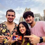 Bhavin Bhanushali Instagram - Just like our teentigada, you and your squad can also enjoy epic discounts. Tap on the link in Crispello’s bio or scan the pack and get started! Keep meeting, keep winning. #CrispelloMeetForTreats #MeetForTreats #CadburyCrispello #Crispello #Squad #SquadGoals #Mains #Friends