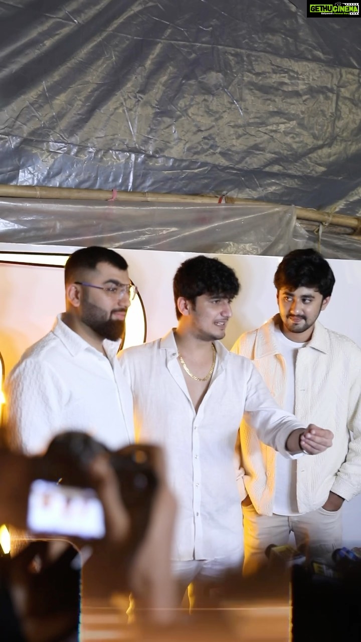 Bhavin Bhanushali Instagram - Proud Owners of our new venture @aireleven_ ❤️ @yadit_official @deepeen Har Har Mahadev ❤️🚩🔱 Wearing: @bhanu.designer Malad West