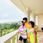 Bhavin Bhanushali Instagram - Live life King Size 👑 @stayscapeofficial #family #vacation