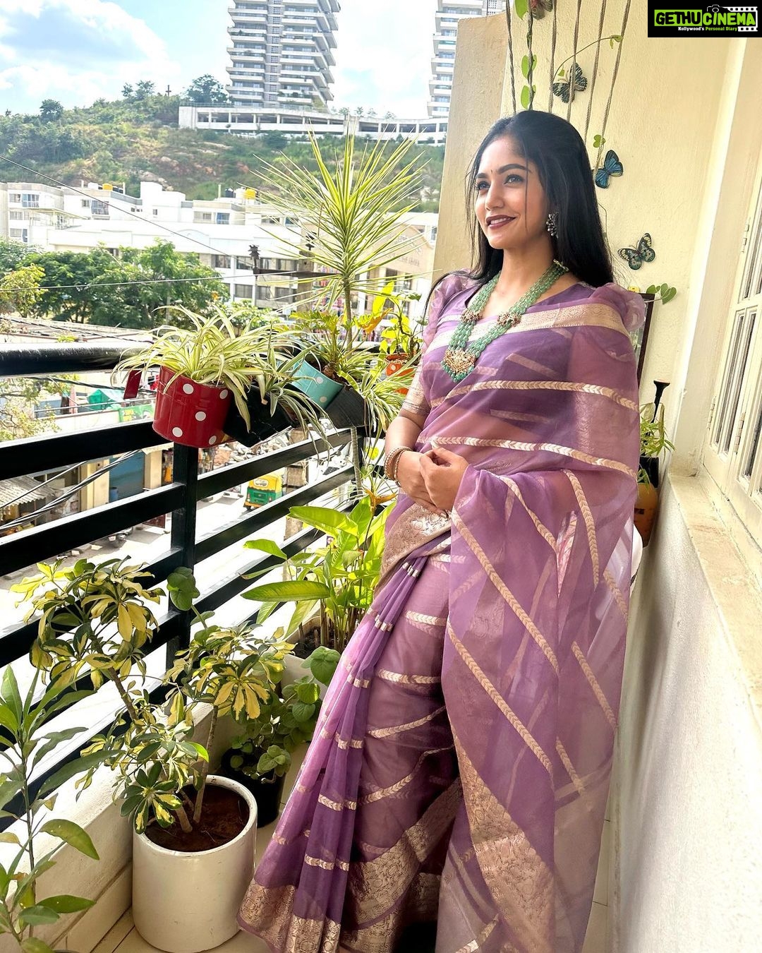 Bhavya Gowda Instagram - 💜 Saree: @abhicollections1 Jewels: @thespatika Bangalore, India