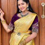 Bhavya Gowda Instagram - 💛💜 Outfit: @rentyourlook_by_chandangowda Jewels: @thespatika #kannada #kannadaactress #bhavyagowda670 #geethaserial #geethaserialbhavyagowda670 #colors #colorskannada #actor #actresses #telgu #telguactress #starmaa #kks #kalisiuntekaladusukhamserial #instagram #instagood #instadaily #insta #instafashion
