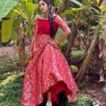 Bhavya Gowda Instagram - ❤️ Outfit: @rentyourlook_by_chandangowda MUA: @makeoverwithshruthi_shetty Jewels: @thespatika Hairstyle by: @hairstylist_rekhaa Bangalore, India