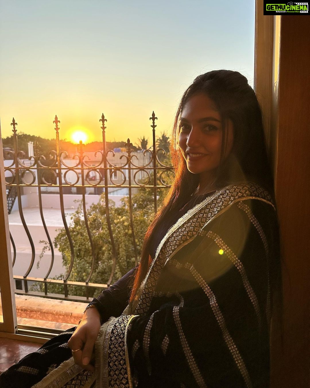 Bhavya Gowda Instagram - 💙 Outfit: @eena_couture Namma Gadag