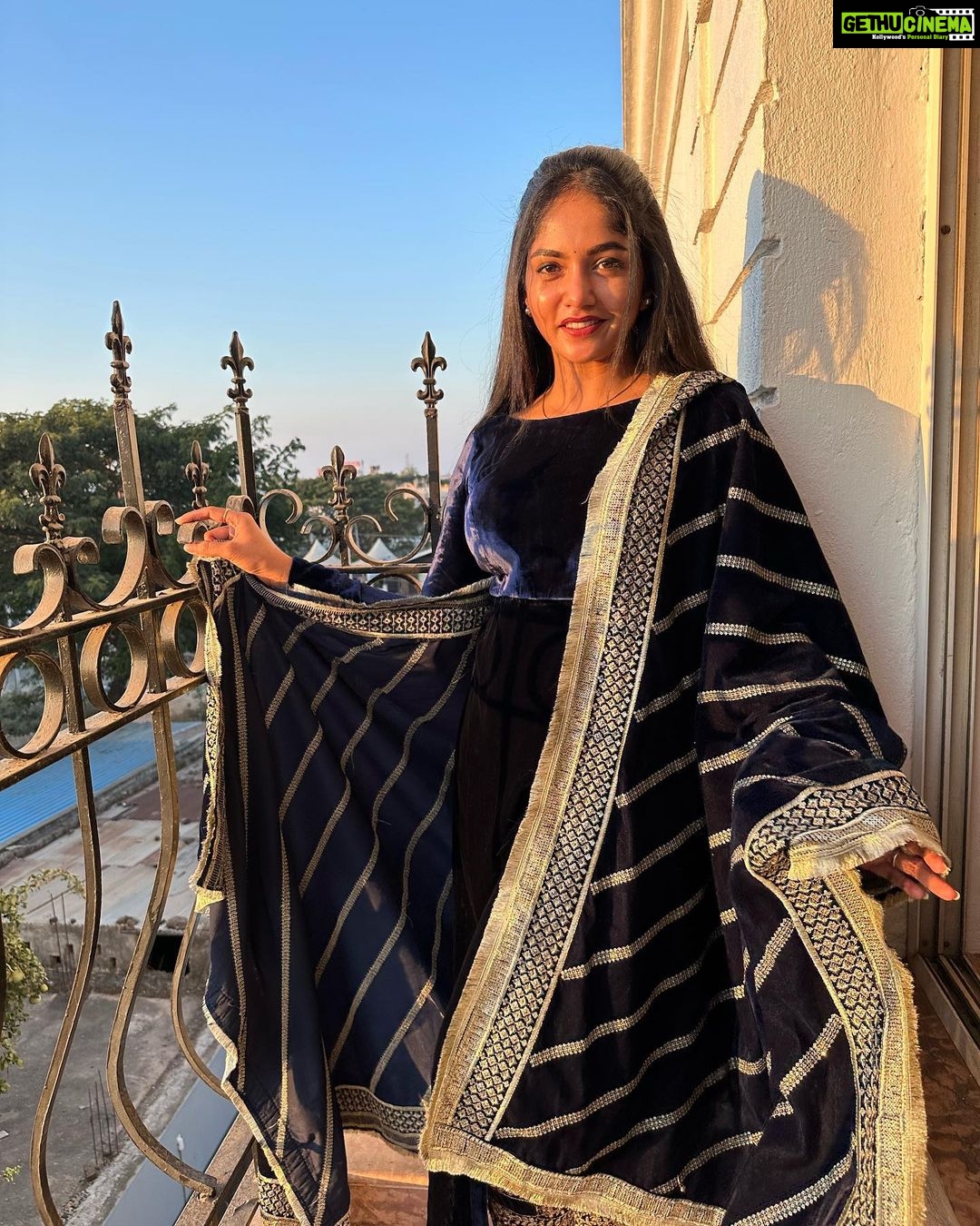 Bhavya Gowda Instagram - 💙 Outfit: @eena_couture Namma Gadag
