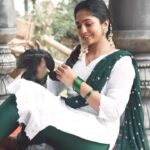 Bhavya Gowda Instagram - Happy Onam💛 MUA: @makeoverby_divyagowda Outfit: @rentyourlook_by_chandangowda Hairstyle by: @hairstylist_bangalore Jewels: @velvetboxby Captured by: @happeningpixels Location: @theshirestudioblr #kannada #kannadaactress #bhavyagowda670 #geethaserial #geethaserialbhavyagowda670 #colors #colorskannada #actor #actresses #telgu #telguactress #starmaa #kks #kalisiuntekaladusukhamserial #instagram #instagood #instadaily #insta #instafashion