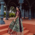 Bhavya Gowda Instagram - ❤️ MUA: @makeoverby_divyagowda Outfit: @rentyourlook_by_chandangowda Hairstyle by: @hairstylist_bangalore Jewels: @velvetboxby Captured by: @happeningpixels Location: @theshirestudioblr