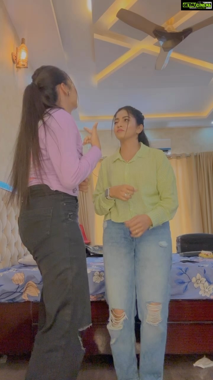 Bhavya Gowda Instagram - When your dance mode is on 🤌🏻😂❤️ . . . . . . Z . . . @bhavyagowda670 😘 . . . . . . . . #instagram #instaindia#trendingreels#dancechallenge#nammasandalwood#geethaserial#geethashruthi#sislove#fyp#explorepage#govira#likesforlike#bhumikagowda