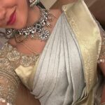 Bhavya Gowda Instagram - ವಕ್ರತುಂಡ ಮಹಾಕಾಯ ಸೂರ್ಯಕೋಟಿ ಸಮಪ್ರಭ| ನಿರ್ವಿಘ್ನಂ ಕುರು ಮೇ ದೇವ ಸರ್ವಕಾರ್ಯೇಷು ಸರ್ವದಾ ವಿಘ್ನವಿನಾಶಕನು ಎಲ್ಲರ ಬಾಳಲ್ಲಿ ಸುಖ, ಶಾಂತಿ, ಸಂತೋಷವನ್ನು ತರಲಿ ಎಂದು ಹಾರೈಸುತ್ತೇನೆ. ನಾಡಿನ ಸಮಸ್ತ ಜನತೆಗೆ ಗೌರಿ-ಗಣೇಶ ಹಬ್ಬದ ಹಾರ್ದಿಕ ಶುಭಾಶಯಗಳು❤️ Outfit: @classy_renthouse @classy.designerhouse Jewels: @thespatika #kannada #kannadaactress #bhavyagowda670 #geethaserial #geethaserialbhavyagowda670 #colors #colorskannada #actor #actresses #telgu #telguactress #starmaa #kks #kalisiuntekaladusukhamserial #instagram #instagood #instadaily #insta #instafashion Bangalore, India
