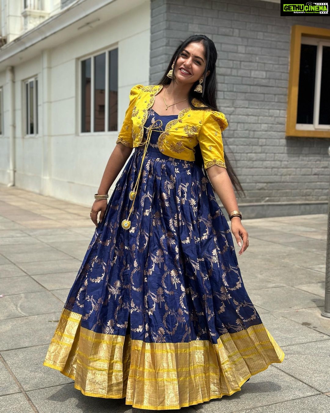 Bhavya Gowda Instagram - 💛 Outfit: @classy_renthouse @classy.designerhouse Bangalore, India