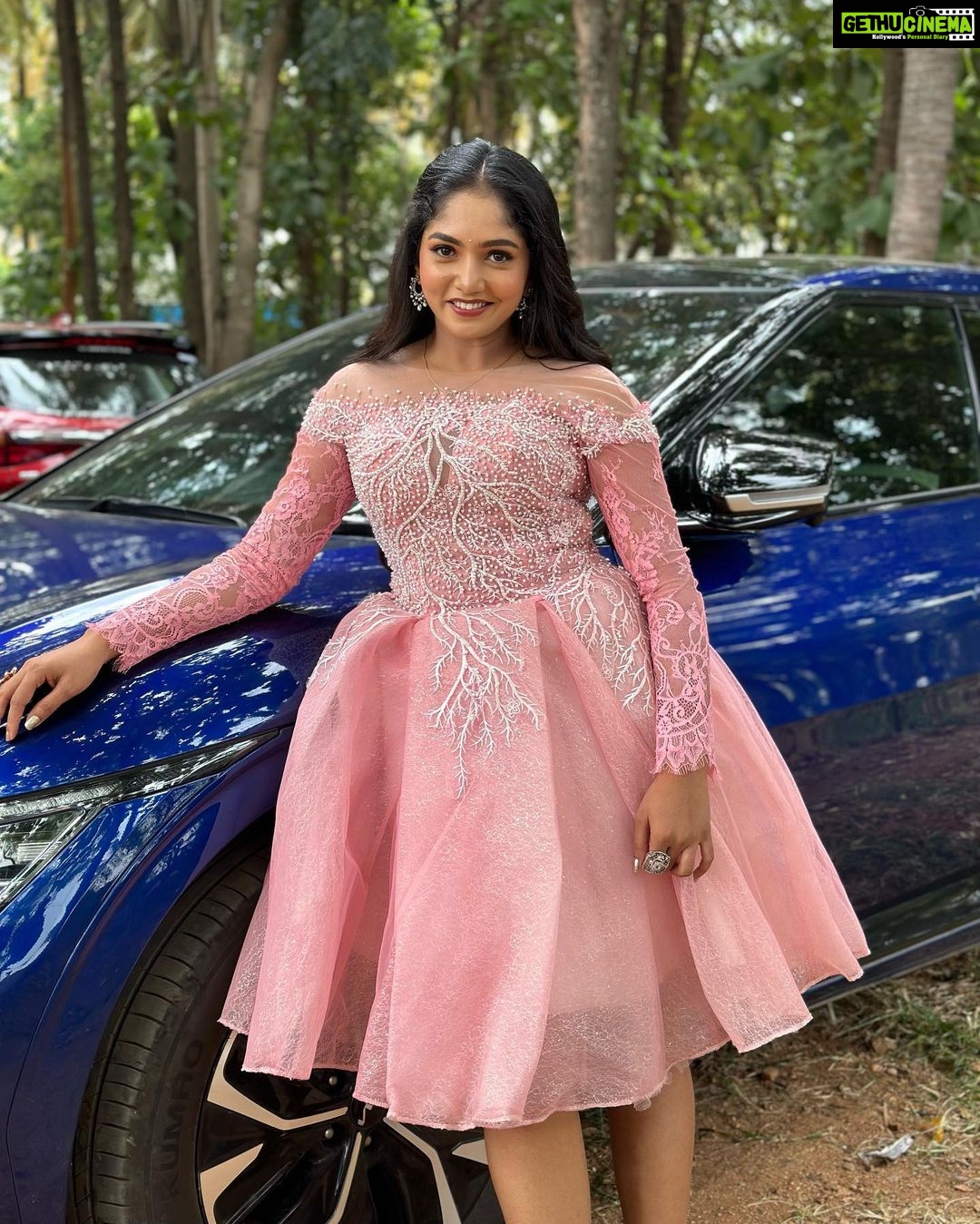 Bhavya Gowda Instagram - 💞 MUA: @makeoverby_divyagowda Hairstyle by: @hairstylist_bangalore Outfit: @rentyourlook_by_chandangowda #kannada #kannadaactress #bhavyagowda670 #geethaserial #geethaserialbhavyagowda670 #colors #colorskannada #actor #actresses #telgu #telguactress #starmaa #kks #kalisiuntekaladusukhamserial #instagram #instagood #instadaily #insta #instafashion