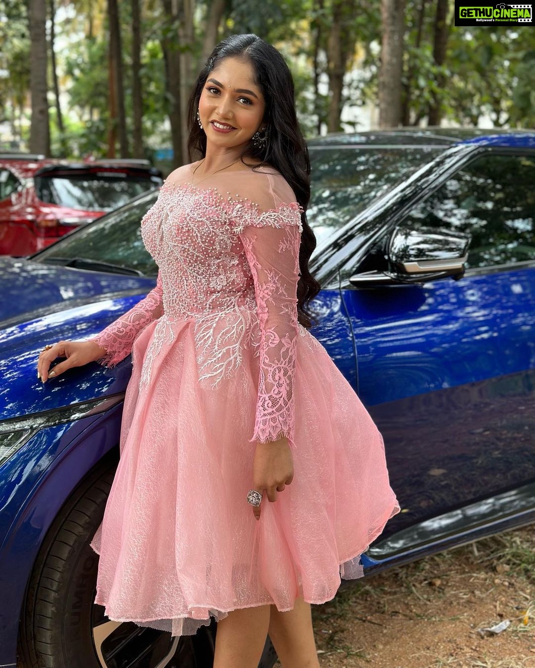 Bhavya Gowda Instagram - 💞 MUA: @makeoverby_divyagowda Hairstyle by: @hairstylist_bangalore Outfit: @rentyourlook_by_chandangowda #kannada #kannadaactress #bhavyagowda670 #geethaserial #geethaserialbhavyagowda670 #colors #colorskannada #actor #actresses #telgu #telguactress #starmaa #kks #kalisiuntekaladusukhamserial #instagram #instagood #instadaily #insta #instafashion