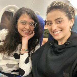 Bidita Bag Instagram - Made new friends in flight.
Hello @singhakshara 😍🤗❤️
Note: Took mask off just for the selfie