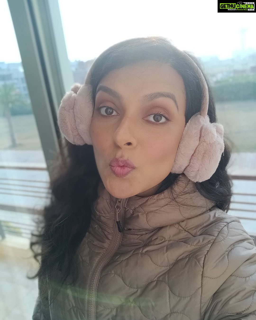 Bidita Bag Instagram - Chhori badi anmol...mithe mithe uske bol 😇 aankhe uski gol gol gol gol 😳👀 MUA: @artistrybyashish