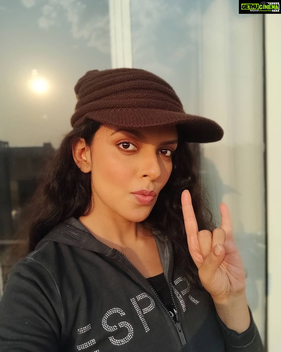 Bidita Bag Instagram - "Laughter is the sun that drives winter from the human face." I don't who said this particular quote...but this goes well with my pictures..😎🤘 MUA: @artistrybyashish