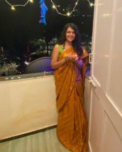 Bidita Bag Instagram - Happy Diwali 🤗🕯️ Photo @___pujakuley__ Thankoo @___pujakuley__ @darshanabanik for the diwali Bengali style treat 😋 Thank u @jazimsharma and ur wifey for this beautiful saree 🤗 #happydiwali🎉