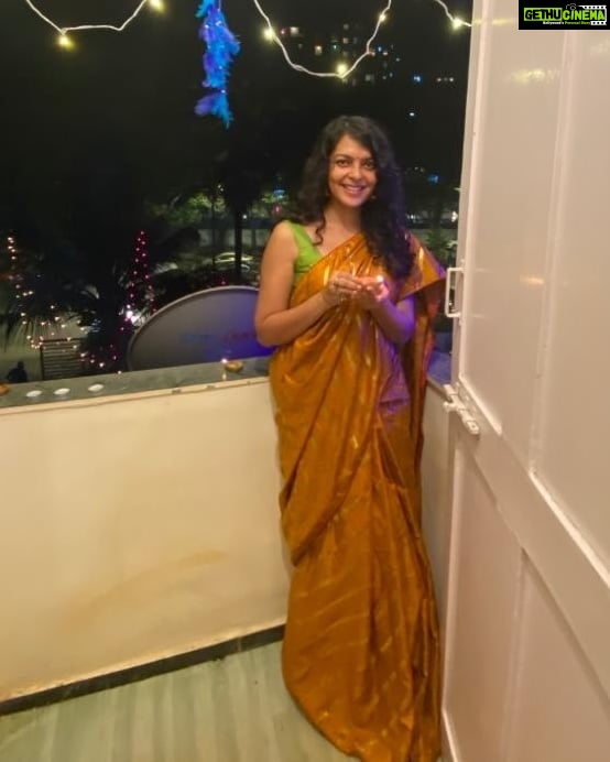 Bidita Bag Instagram - Happy Diwali 🤗🕯️ Photo @___pujakuley__ Thankoo @___pujakuley__ @darshanabanik for the diwali Bengali style treat 😋 Thank u @jazimsharma and ur wifey for this beautiful saree 🤗 #happydiwali🎉