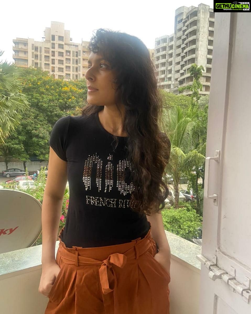 Bidita Bag Instagram - कार्यकर्ता 😎 Photo: @darshanabanik @___pujakulay___