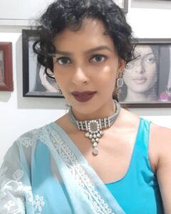 Bidita Bag Instagram - 😁💙
#sareelove #houseplants