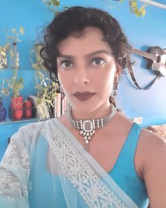 Bidita Bag Instagram - 😁💙
#sareelove #houseplants