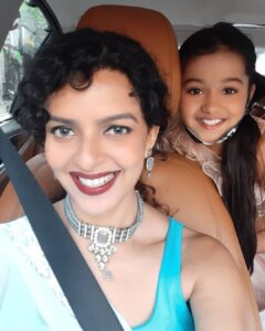Bidita Bag Instagram - 😁💙
#sareelove #houseplants