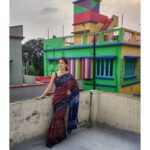 Bidita Bag Instagram - একলা চলো রে times when you have gotten disillusioned or being questioned, times when you found yourself alone on the path to your dreams Have these words encouraged and motivated you ; urged you to follow your dreams, irrespective of who is with you ? From our childhood to now this song has given courage to many.. to keep walking on the path they find true to the heart! Saree: @forsarees Photo: Daddy Bag #saree #sareelove #blockprint #eklachalore #rabindrasangeet #makeinindia #vocalforlocal #sustainablefashion #forsarees