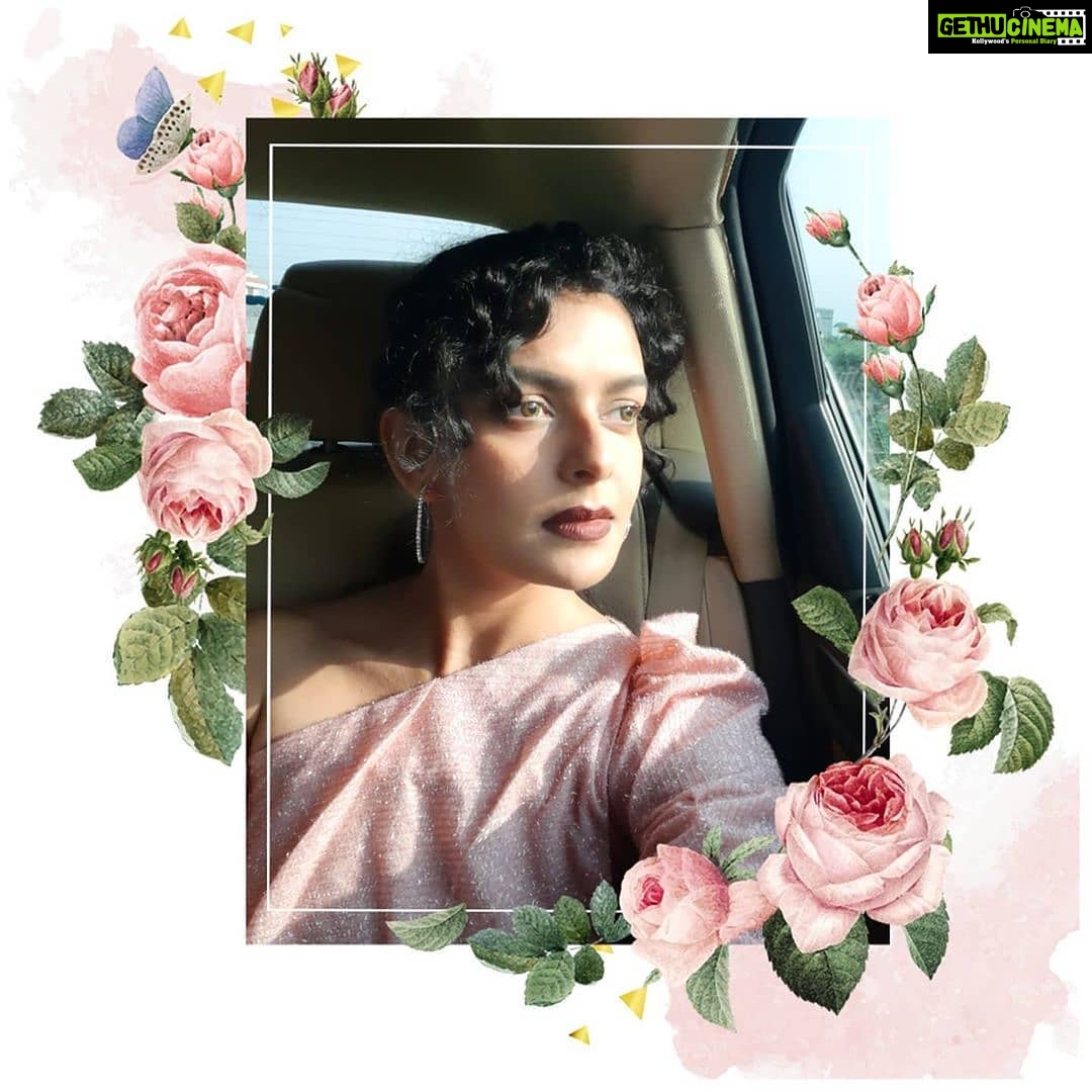 Bidita Bag Instagram - #sefie 😁 Outfit: @shivayu_official Lipstick 💄- @disguisecosmetics