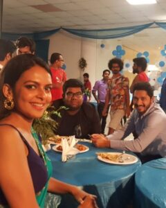 Bidita Bag Instagram - @shreyastalpade27 is a complete sweetheart. I have watched so many of his films over the years, like Iqbal, Dor. His comic timing is also superb. He is very grounded and cooperative. I remember we needed a blue saree to shoot for a scene but couldn't find one. At the time Shreyas was going to from Mumbai for a day, so I requested him if he could request his wife and bring a blue saree with him. And he brought a suitcase full of blue sarees to chose from. 🤦💙
He is that dedicated and cooperative with his team. @deeptitalpade is equally sweet 😍💙
#TeenDoPaanch