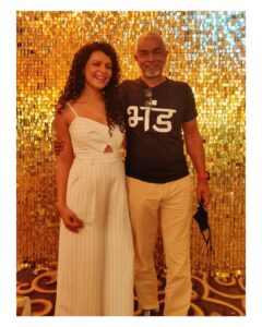 Bidita Bag Instagram - Director with coolest t-shirts
😎 @ghoshshashanka ❣️
1)भंड- Buffon
2) I am not angry. This is just my face 😏
BTS #PlanAPlanB #Netflix
