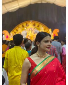 Bidita Bag Instagram - Annual #DurgaPuja ritual with @sudhishkamath after years 😅
#pandalhopping 🥳
#durgapujo #happydussehra