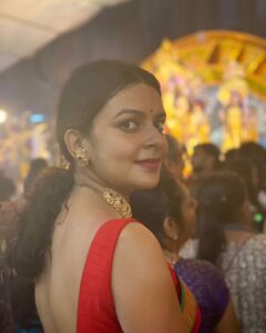 Bidita Bag Instagram - Annual #DurgaPuja ritual with @sudhishkamath after years 😅
#pandalhopping 🥳
#durgapujo #happydussehra