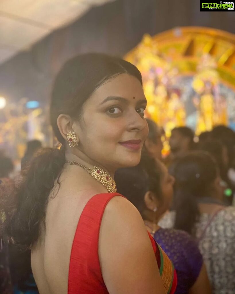 Bidita Bag Instagram - Annual #DurgaPuja ritual with @sudhishkamath after years 😅 #pandalhopping 🥳 #durgapujo #happydussehra